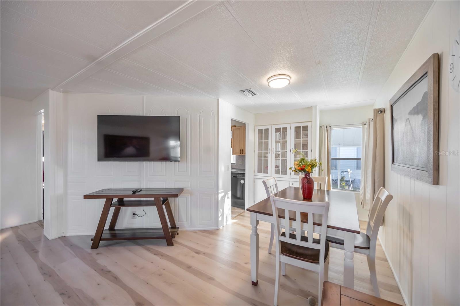 Image 8 of 32 For 10303 Burnt Store Road 14