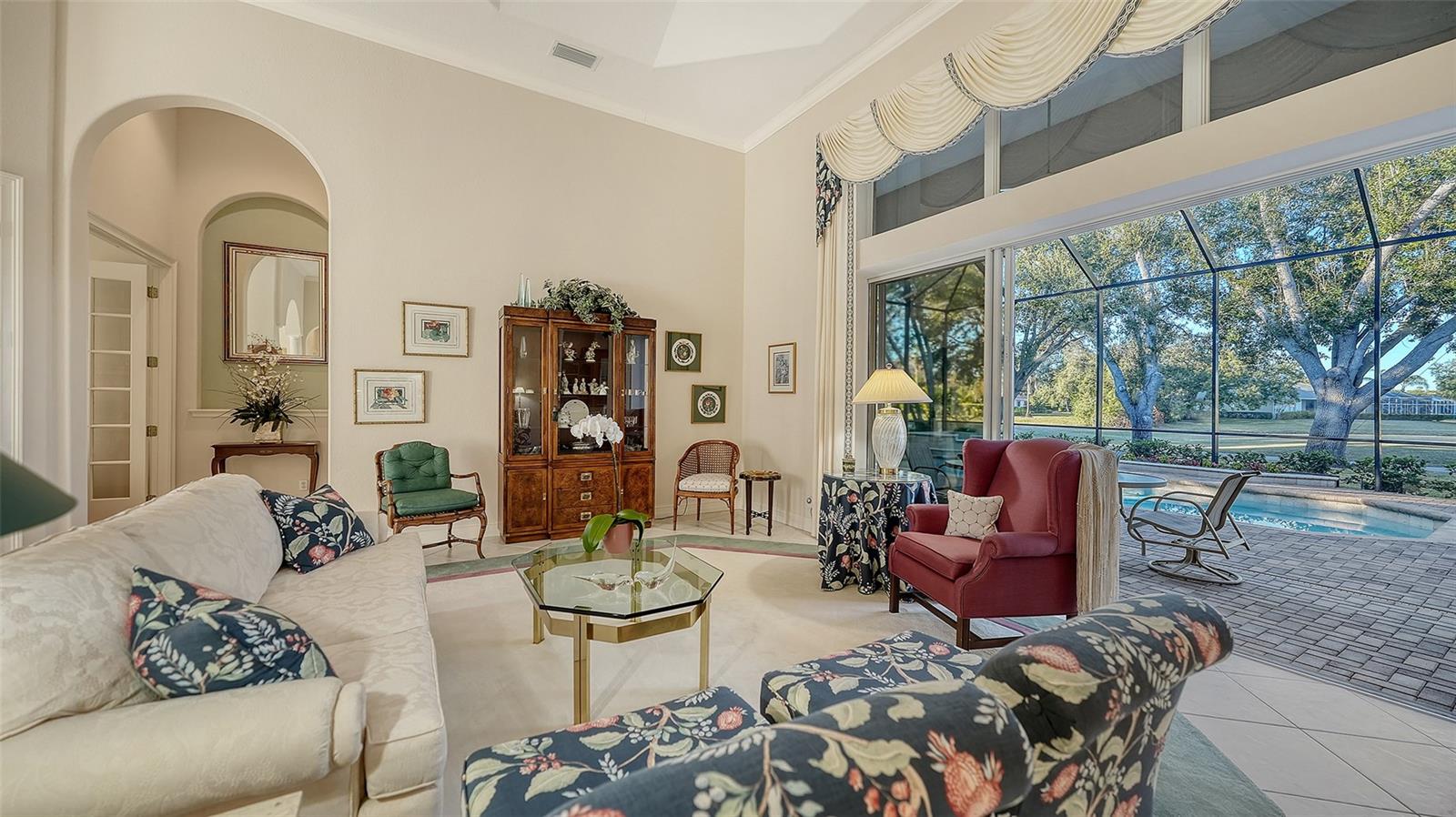 Image 17 of 91 For 480 Oriskany Court