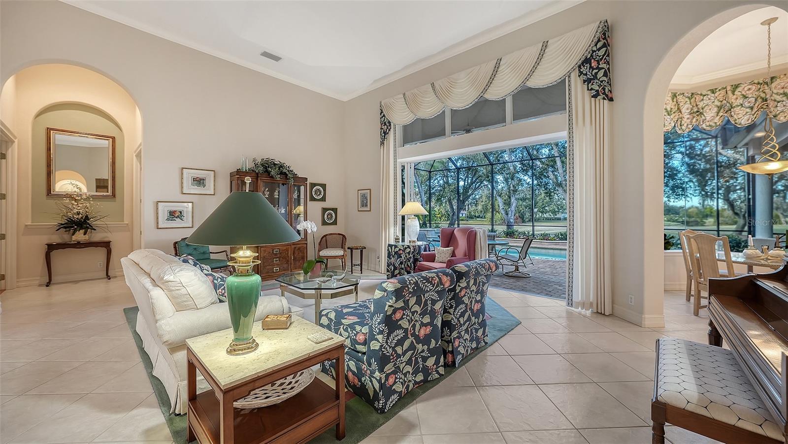 Image 18 of 91 For 480 Oriskany Court