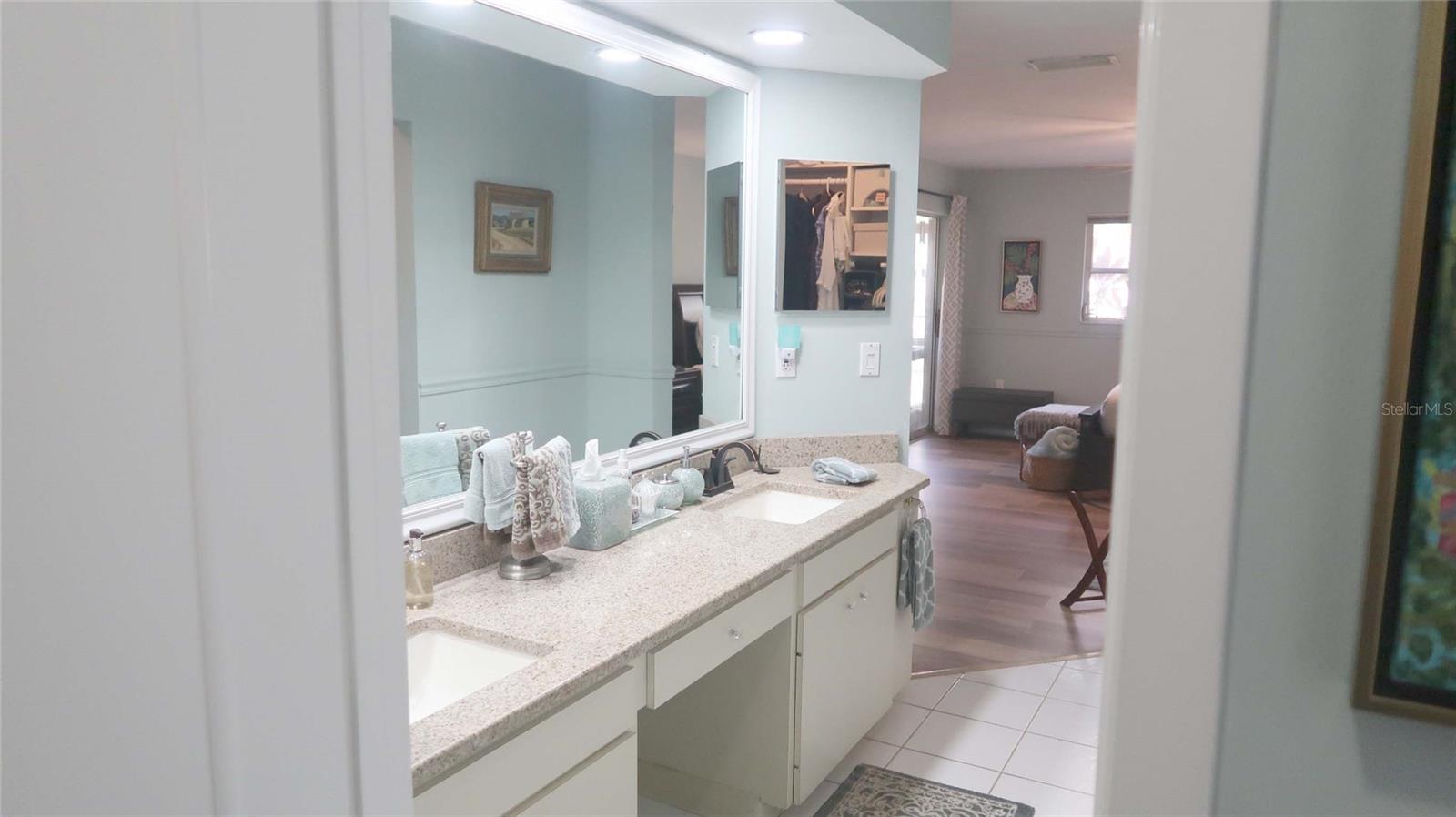 Image 18 of 25 For 5223 Villa Majorca Court 29