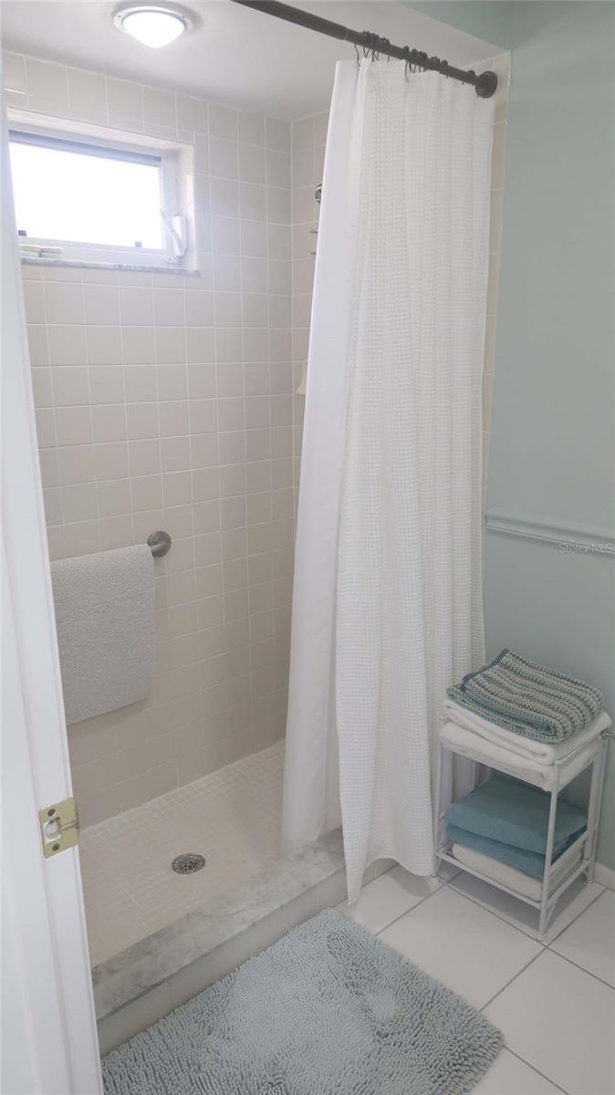 Image 19 of 25 For 5223 Villa Majorca Court 29