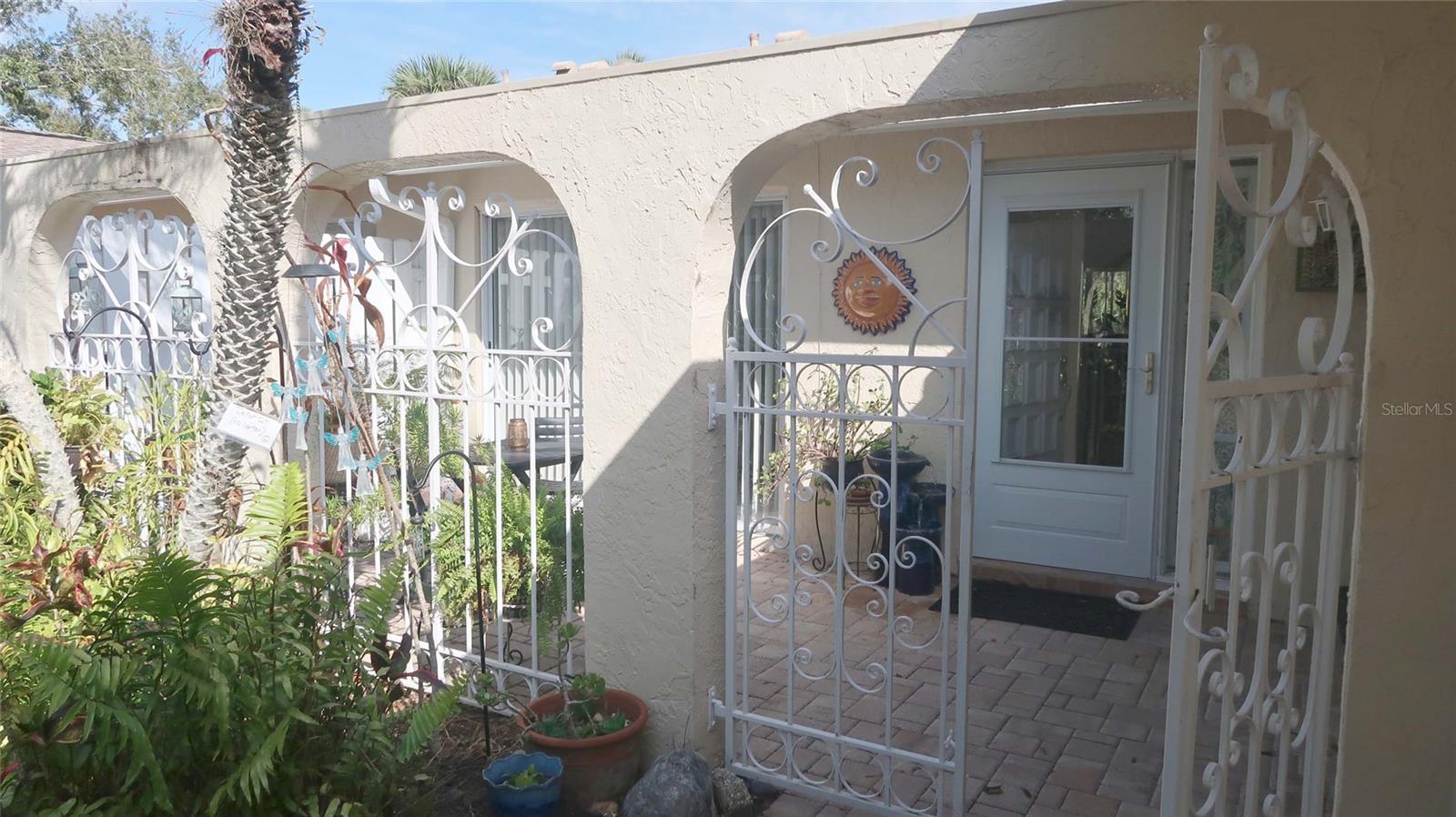 Image 2 of 25 For 5223 Villa Majorca Court 29