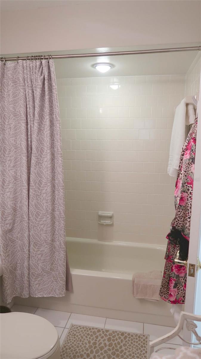 Image 23 of 25 For 5223 Villa Majorca Court 29