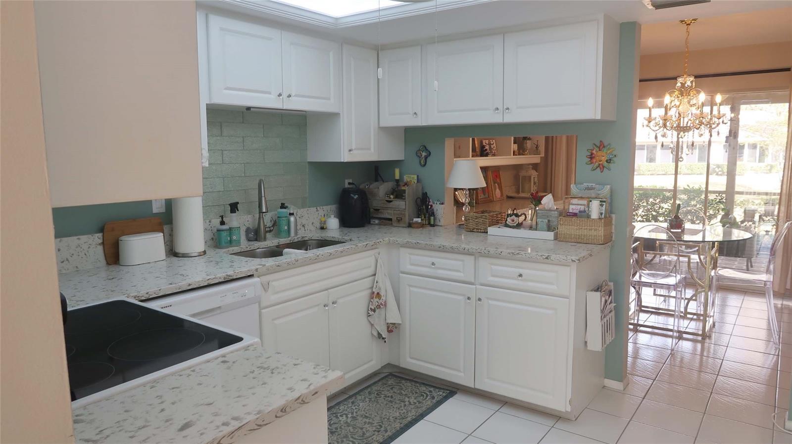 Image 6 of 25 For 5223 Villa Majorca Court 29