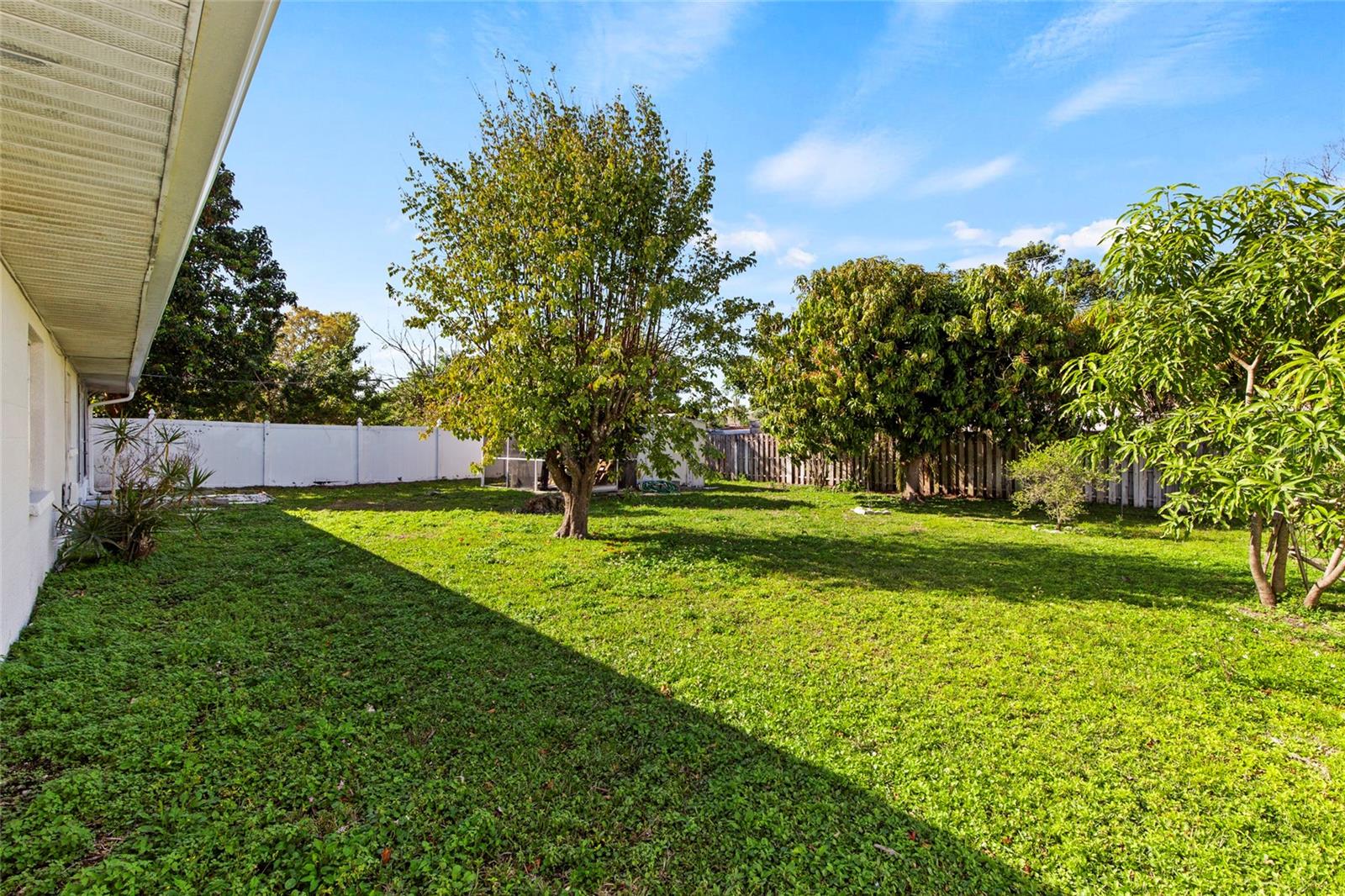 Image 17 of 25 For 2804 27th Ave Dr