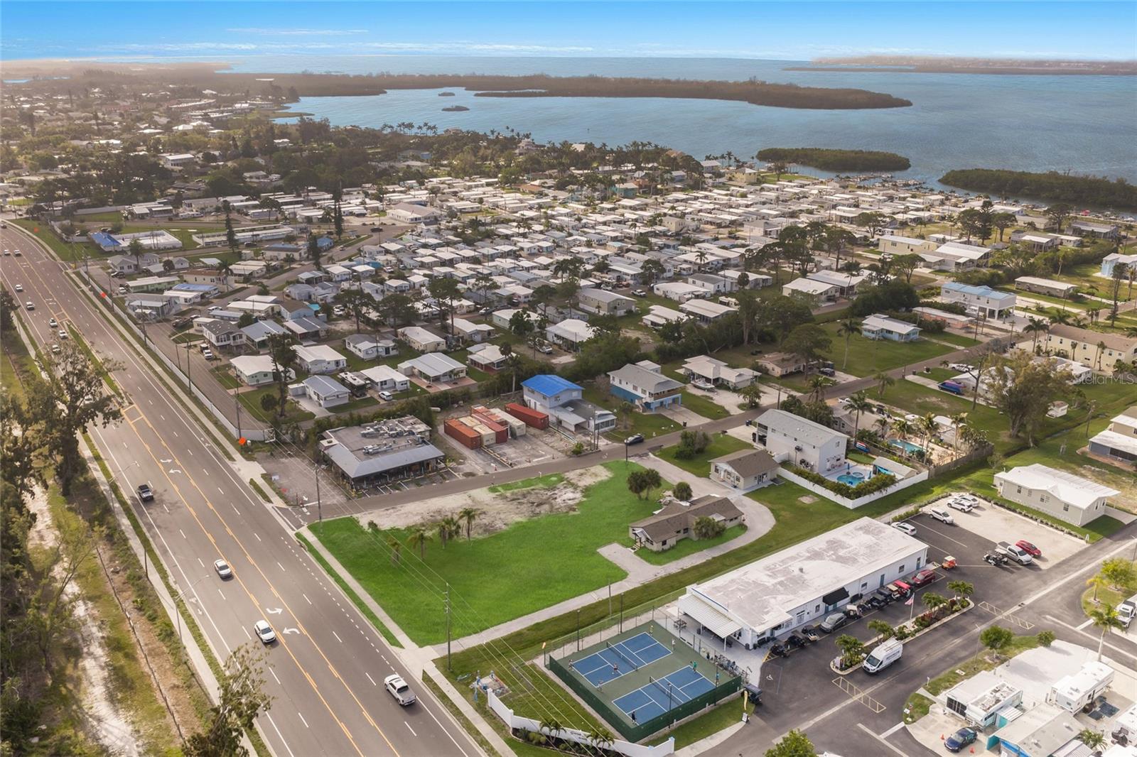 Image 2 of 5 For 10601-10611 Cortez Road W