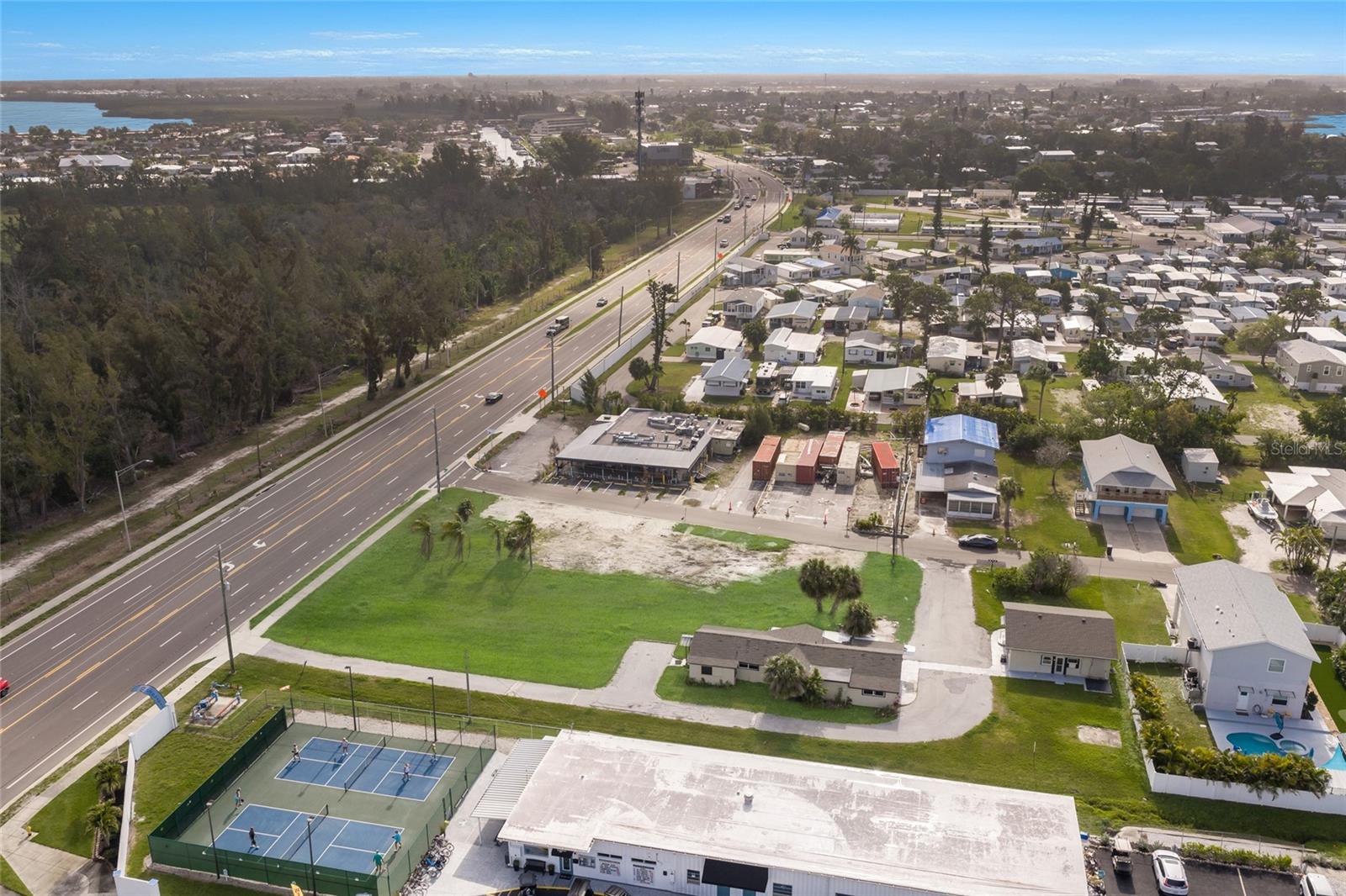 Image 4 of 5 For 10601-10611 Cortez Road W