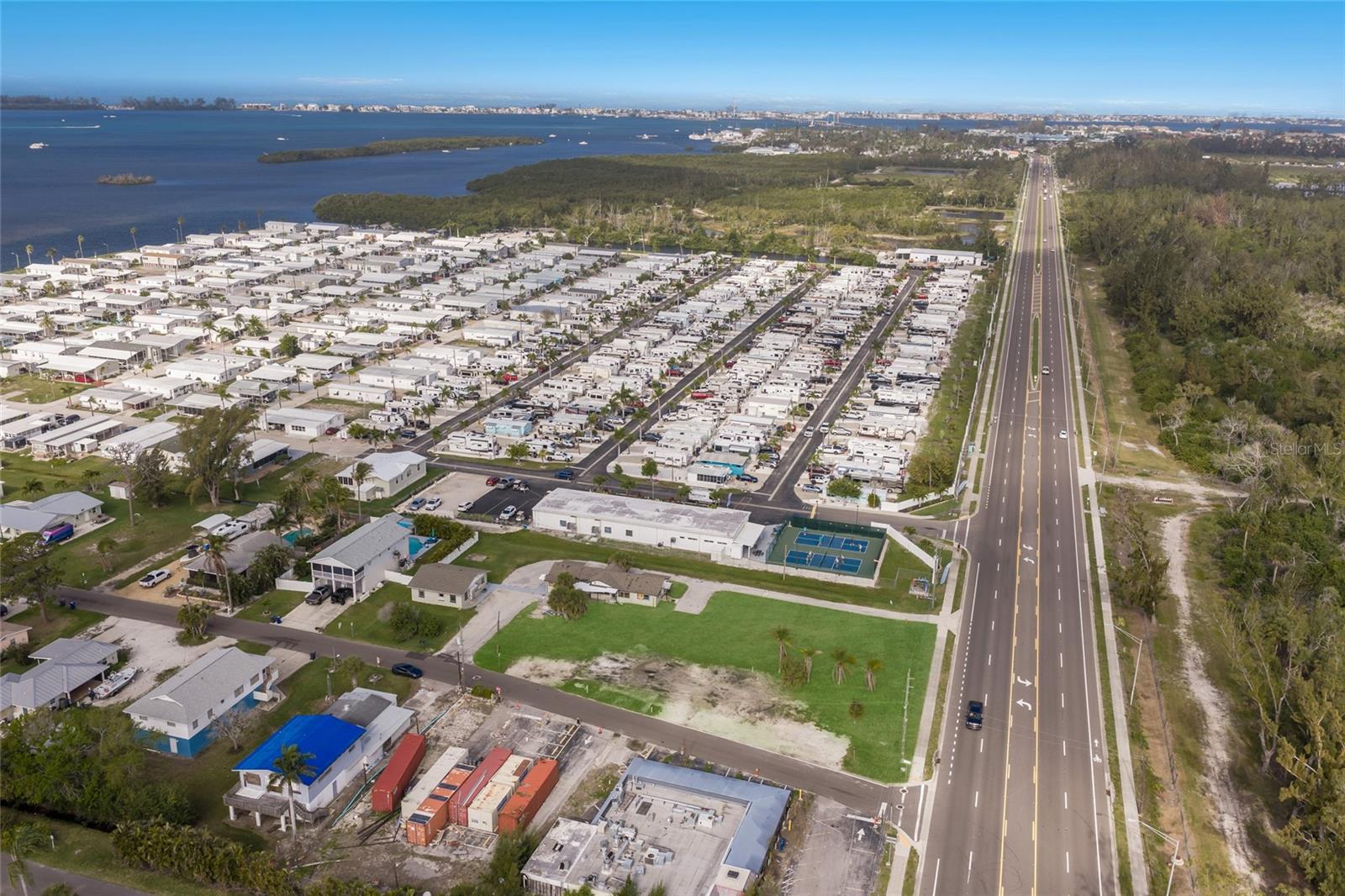 Image 5 of 5 For 10601-10611 Cortez Road W