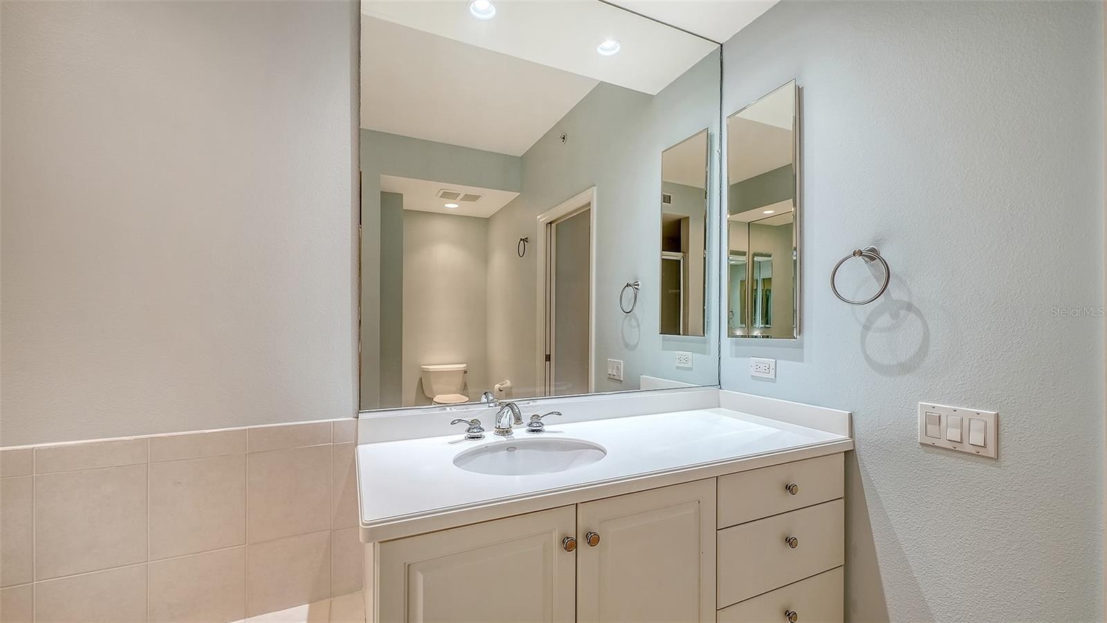 Image 13 of 32 For 5235 Parisienne Place 101b28