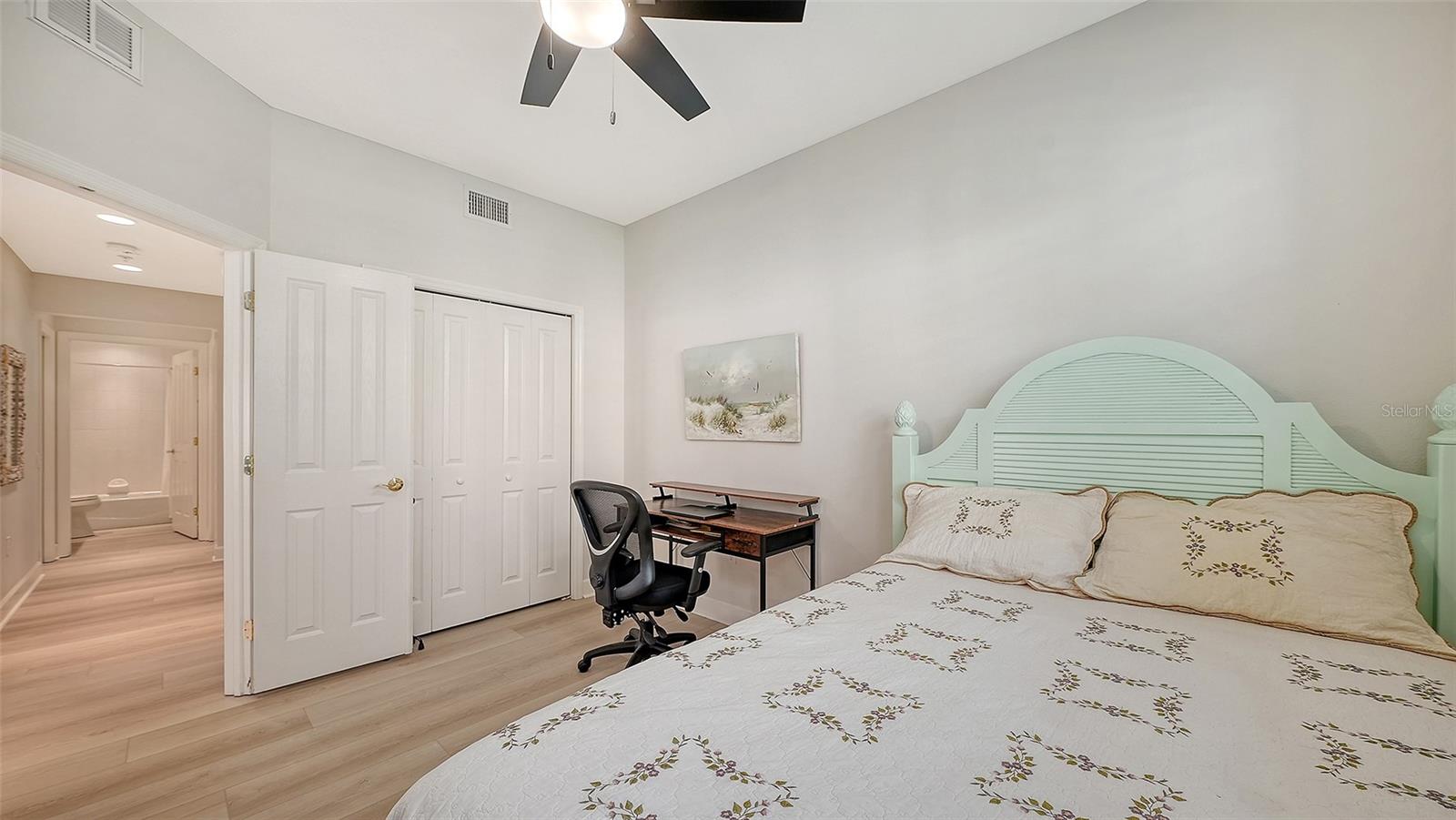 Image 15 of 32 For 5235 Parisienne Place 101b28