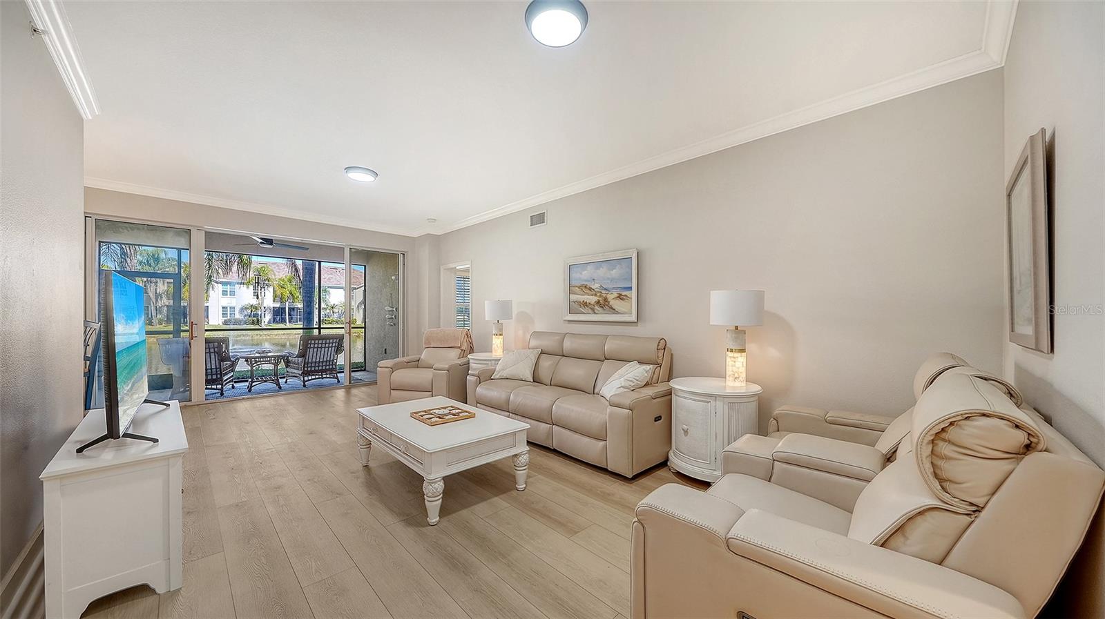 Image 3 of 32 For 5235 Parisienne Place 101b28