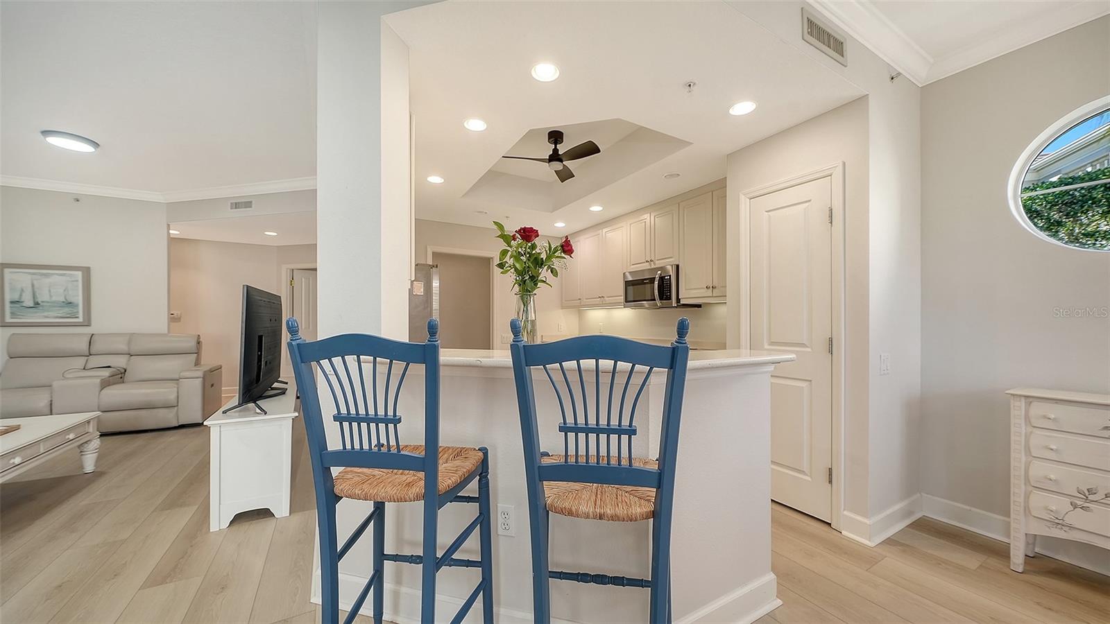 Image 6 of 32 For 5235 Parisienne Place 101b28