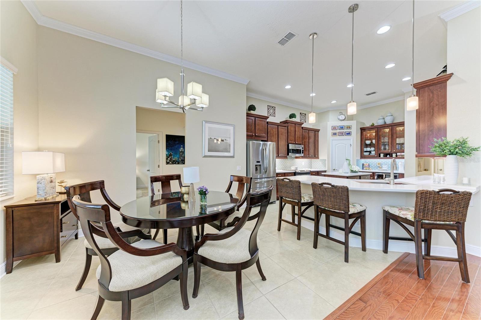 Image 21 of 75 For 302 Cockle Shell Loop