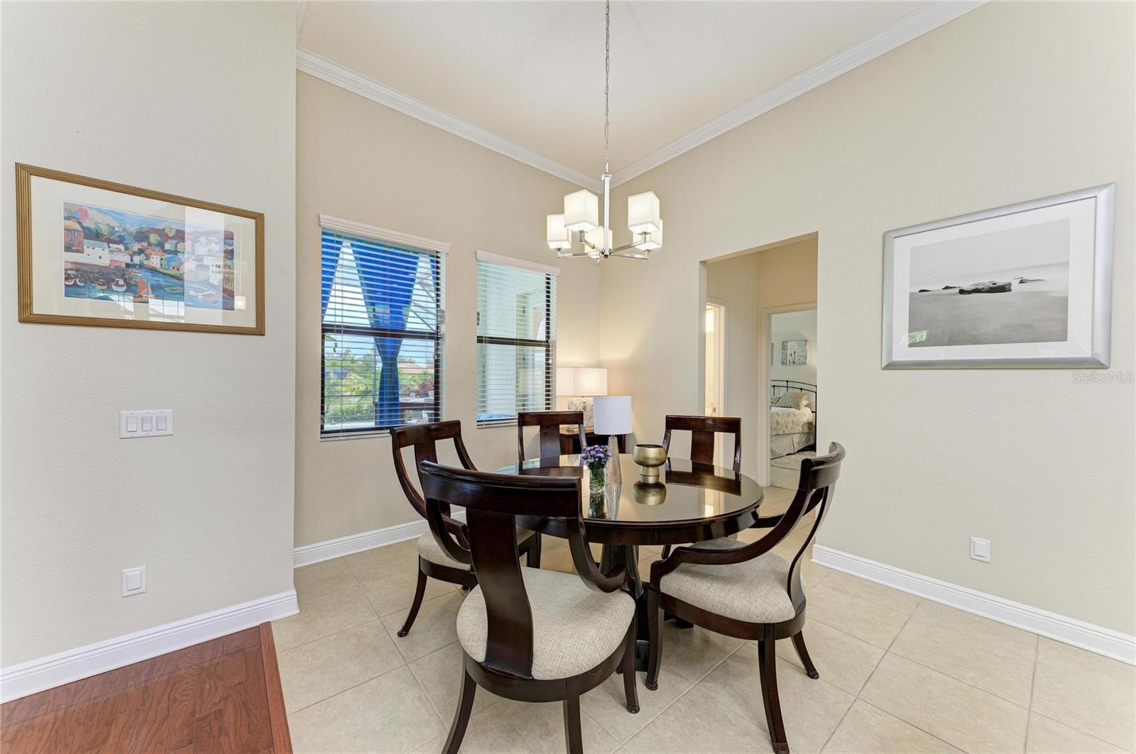 Image 22 of 75 For 302 Cockle Shell Loop