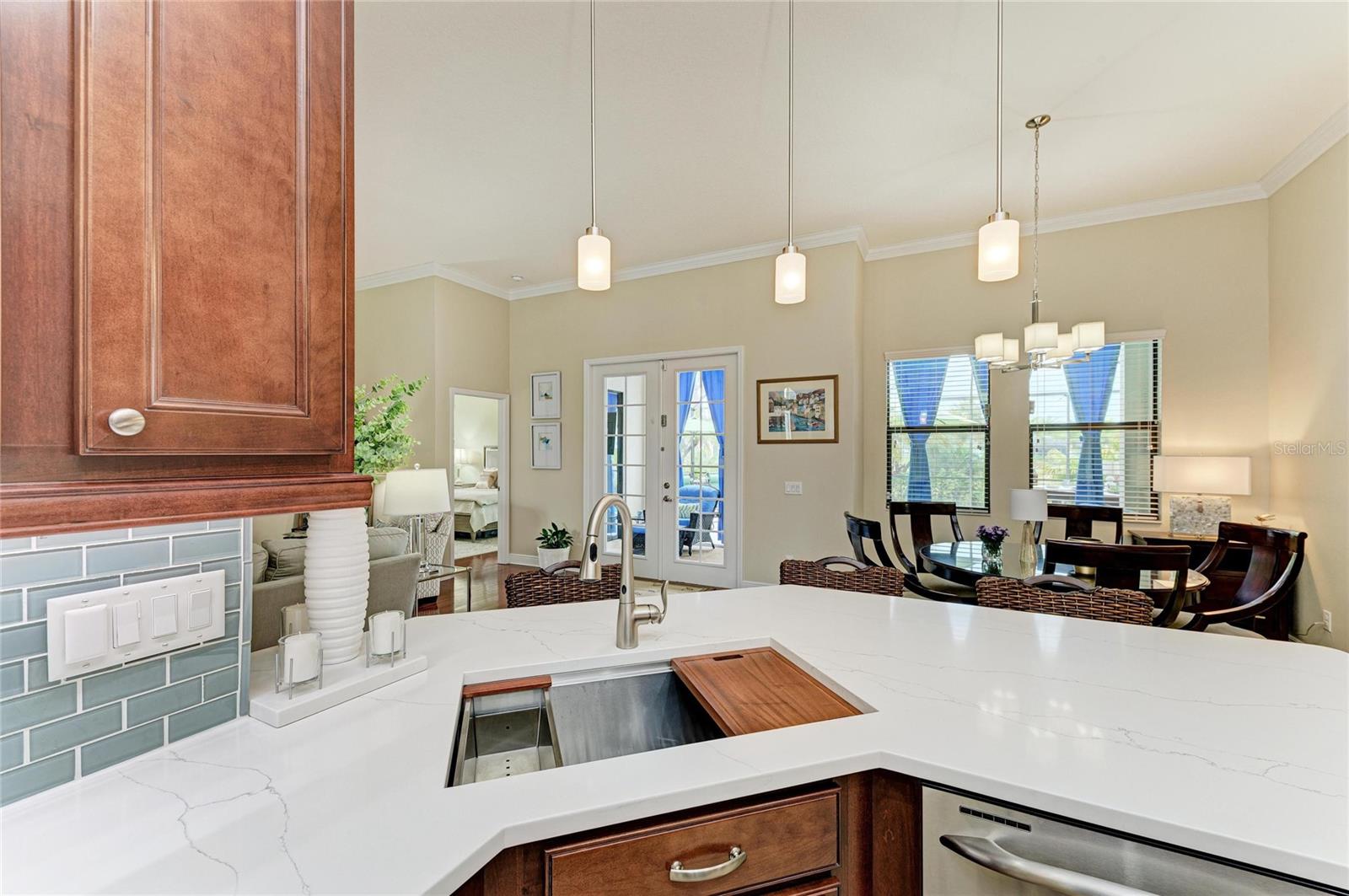 Image 28 of 75 For 302 Cockle Shell Loop