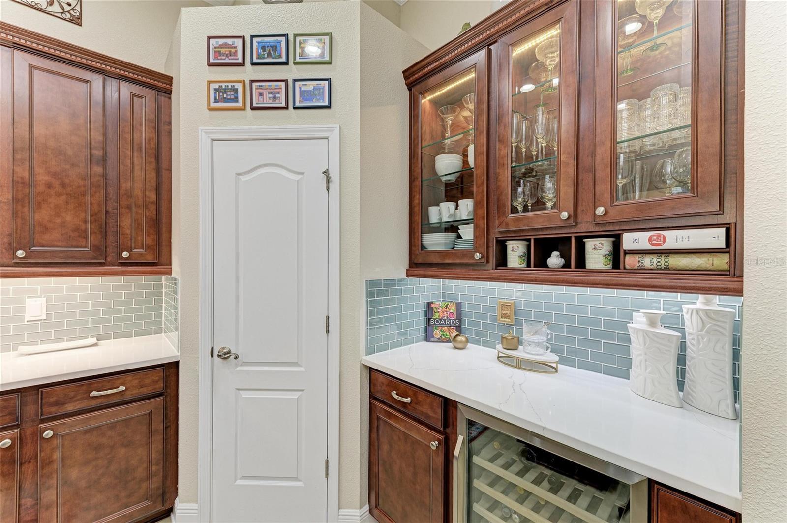 Image 29 of 75 For 302 Cockle Shell Loop