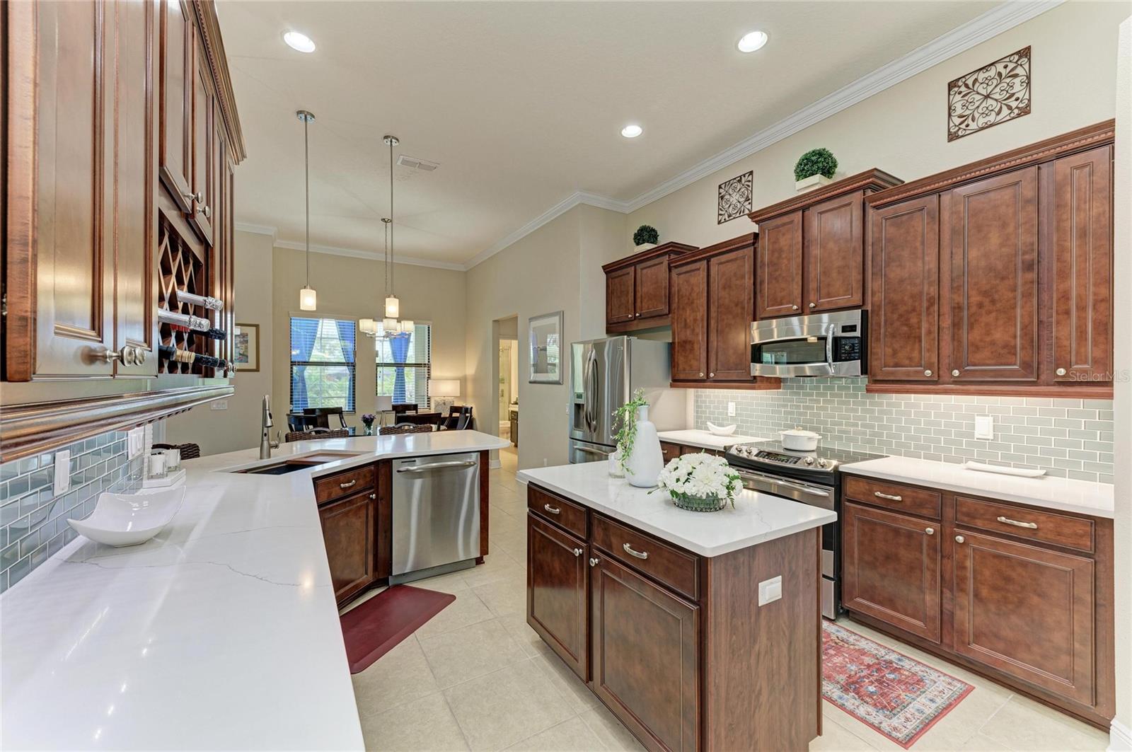 Image 30 of 75 For 302 Cockle Shell Loop