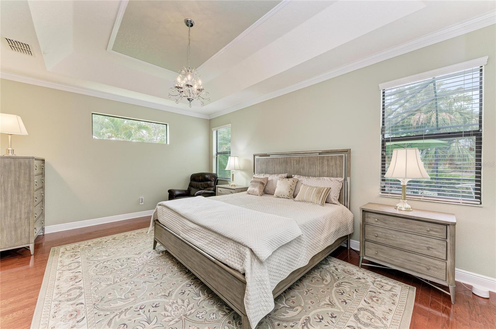 Image 32 of 75 For 302 Cockle Shell Loop