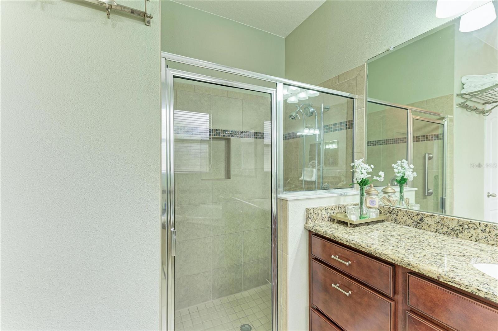 Image 36 of 75 For 302 Cockle Shell Loop