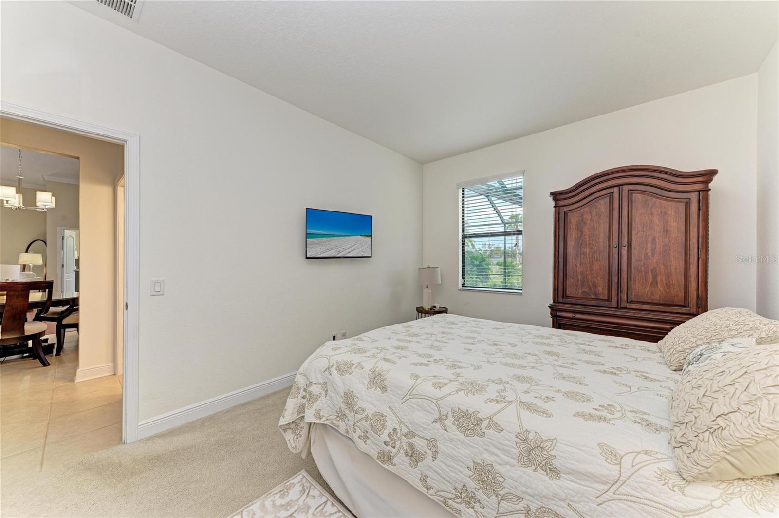 Image 41 of 75 For 302 Cockle Shell Loop