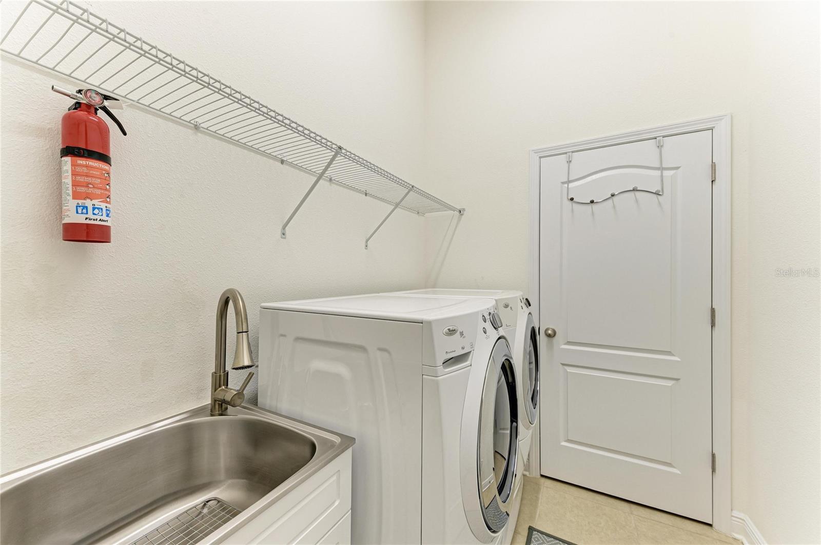 Image 48 of 75 For 302 Cockle Shell Loop