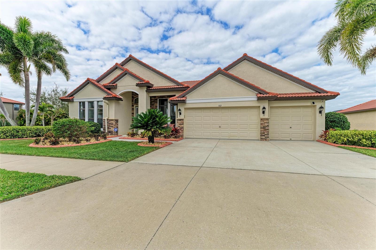 Image 5 of 75 For 302 Cockle Shell Loop