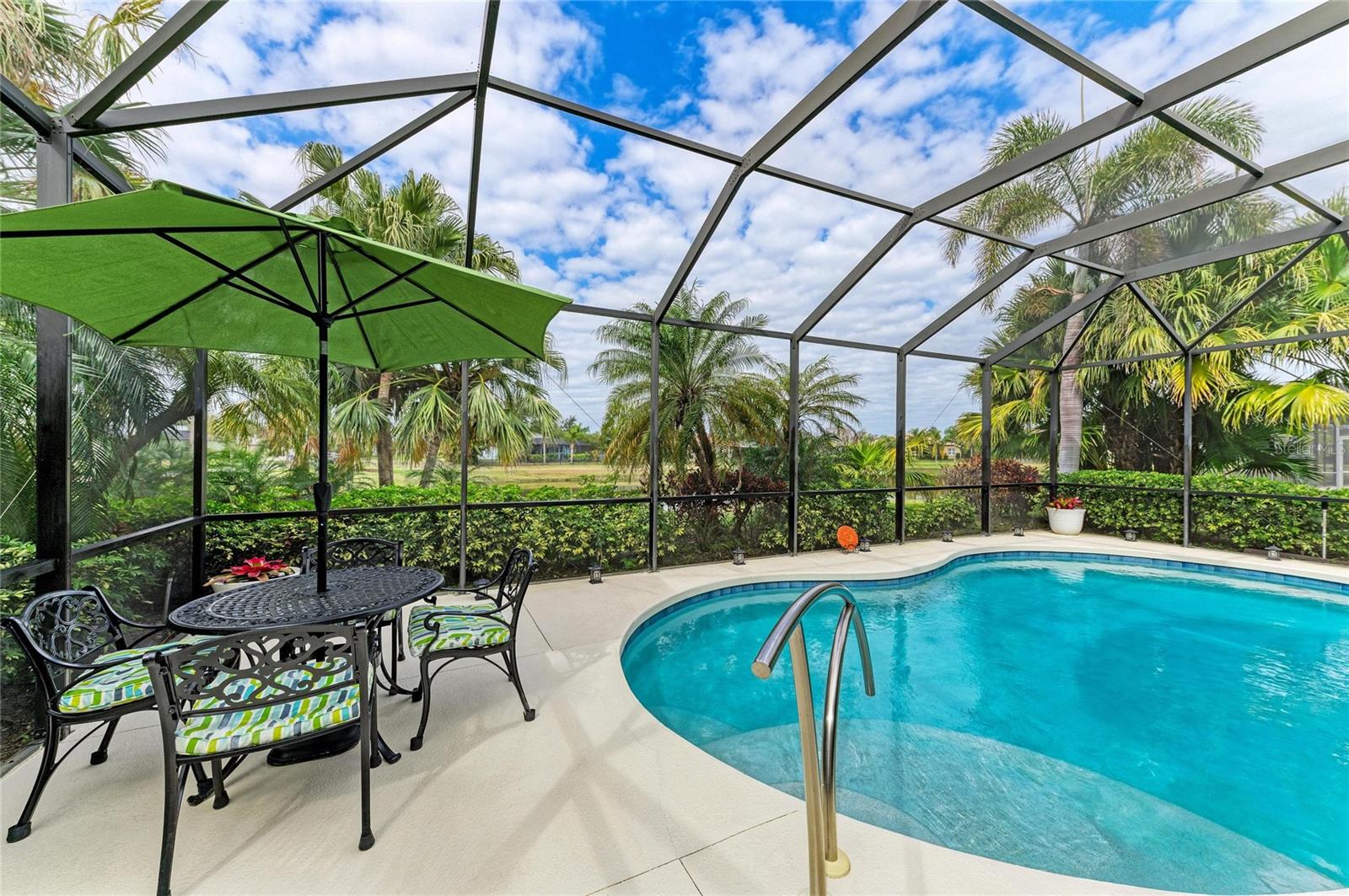 Image 52 of 75 For 302 Cockle Shell Loop