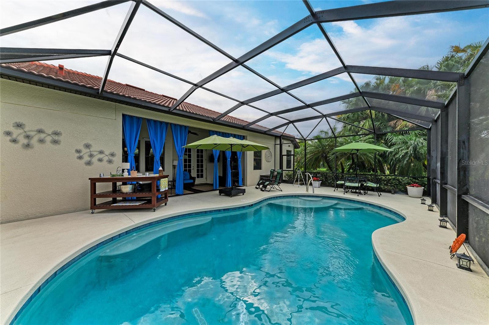 Image 56 of 75 For 302 Cockle Shell Loop