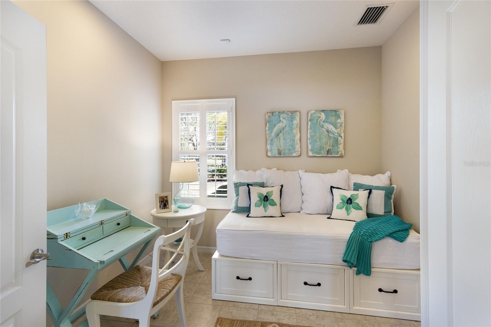 Image 21 of 52 For 4832 Central Park Boulevard