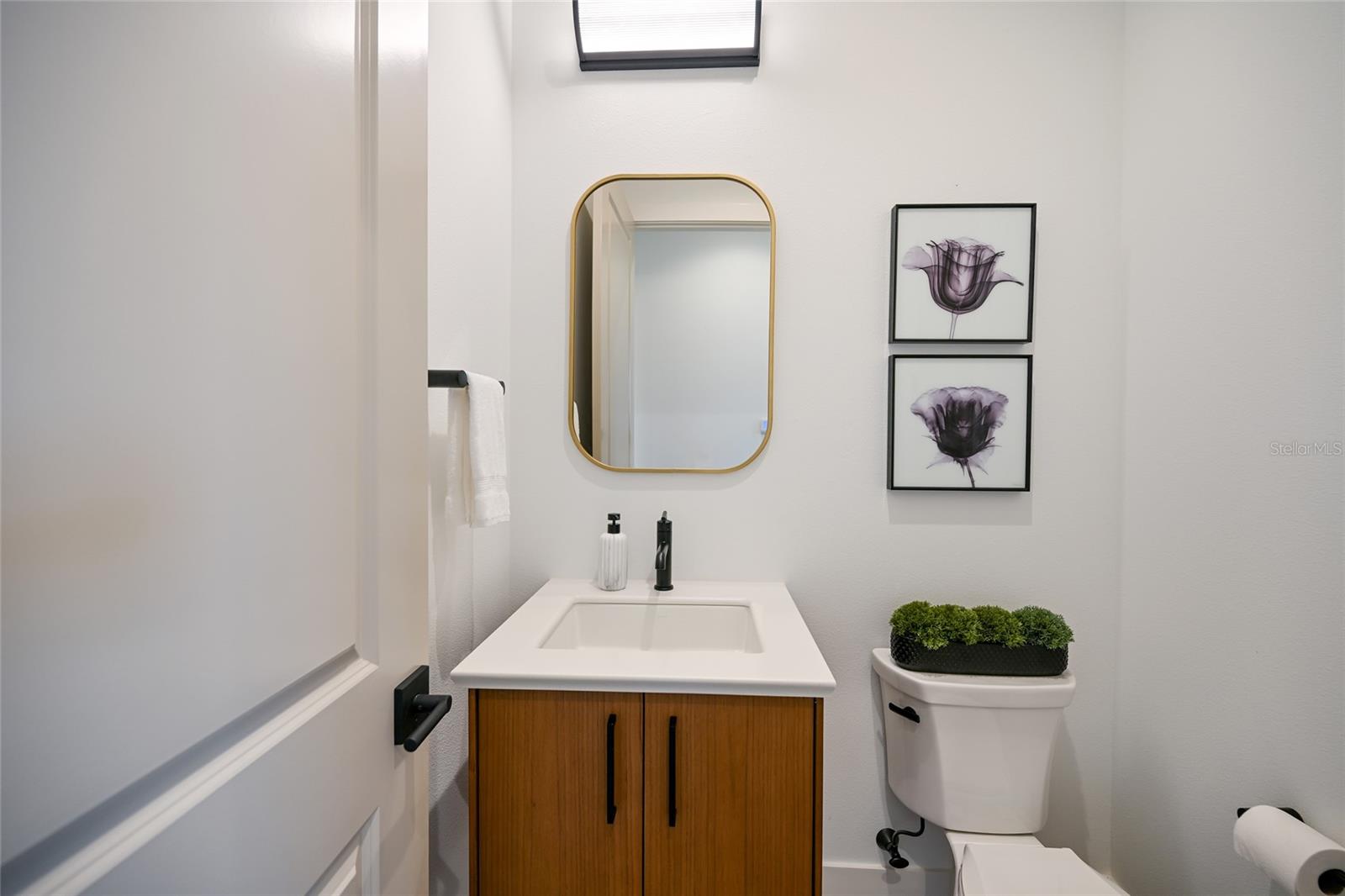 Image 37 of 66 For 7936 Mainsail Lane