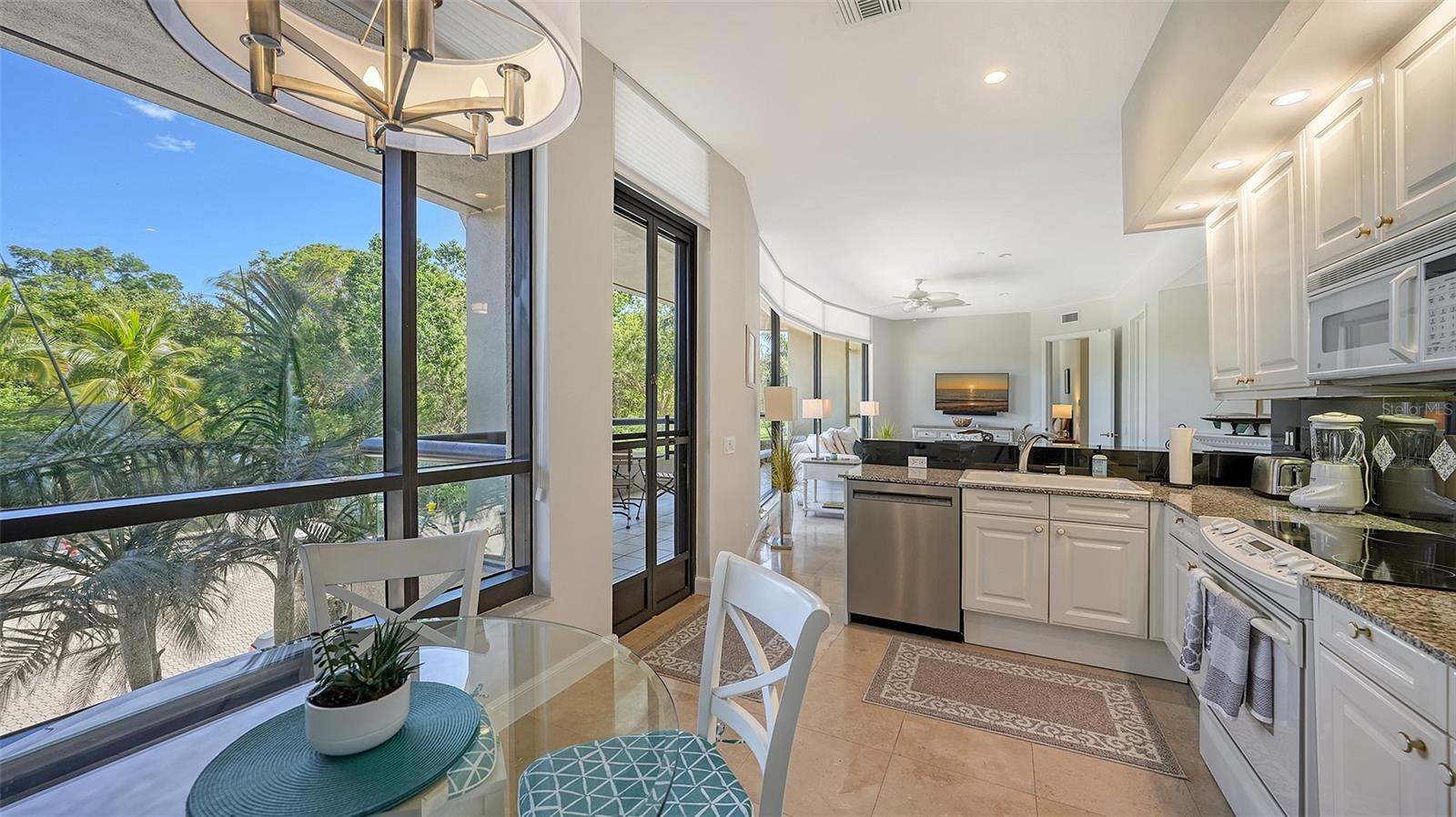 Image 11 of 45 For 1241 Gulf Of Mexico Drive 111