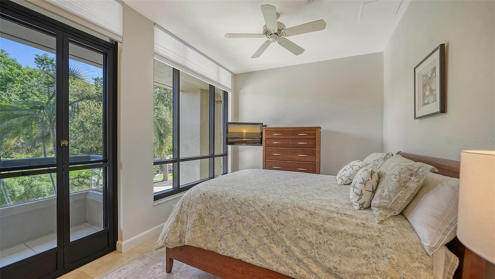 Image 15 of 45 For 1241 Gulf Of Mexico Drive 111