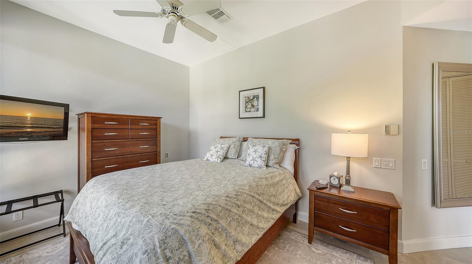 Image 16 of 45 For 1241 Gulf Of Mexico Drive 111