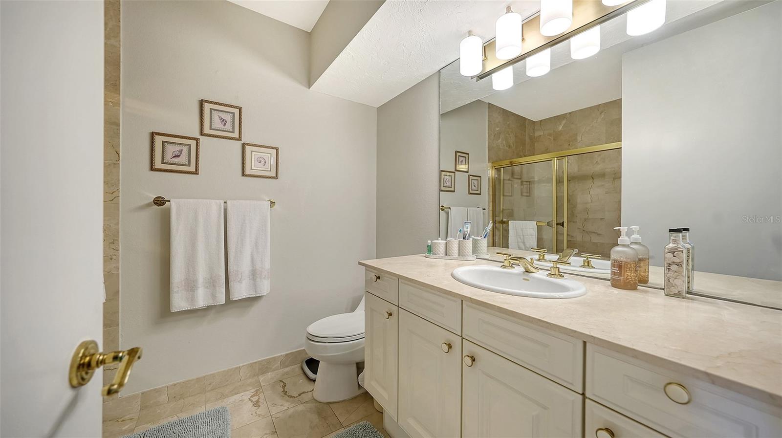 Image 18 of 45 For 1241 Gulf Of Mexico Drive 111