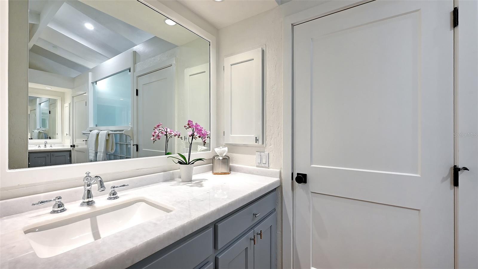 Image 19 of 40 For 1514 Lake Shore Drive