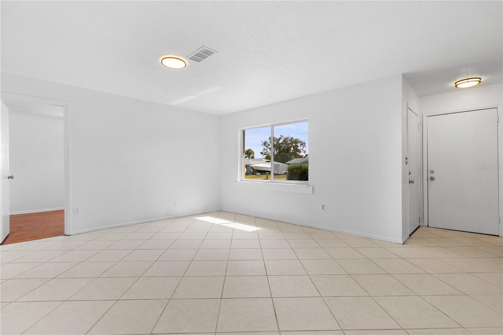 Image 4 of 34 For 2814 20th Avenue Drive W