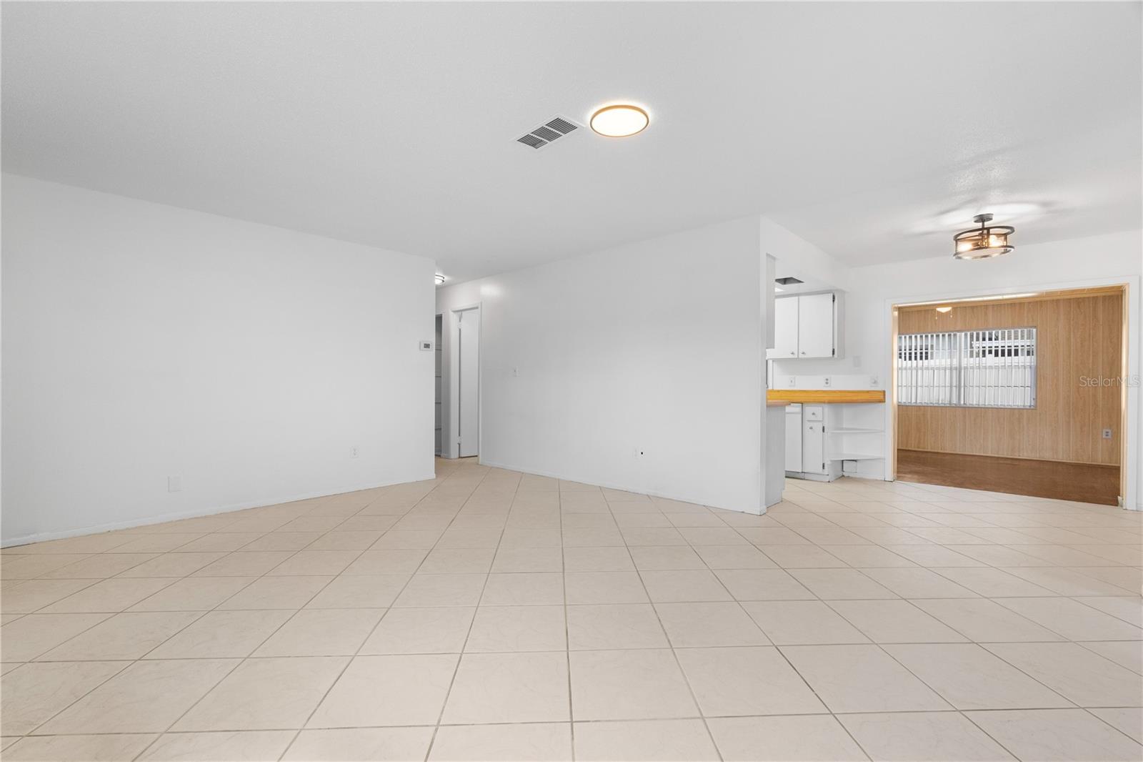 Image 5 of 34 For 2814 20th Avenue Drive W