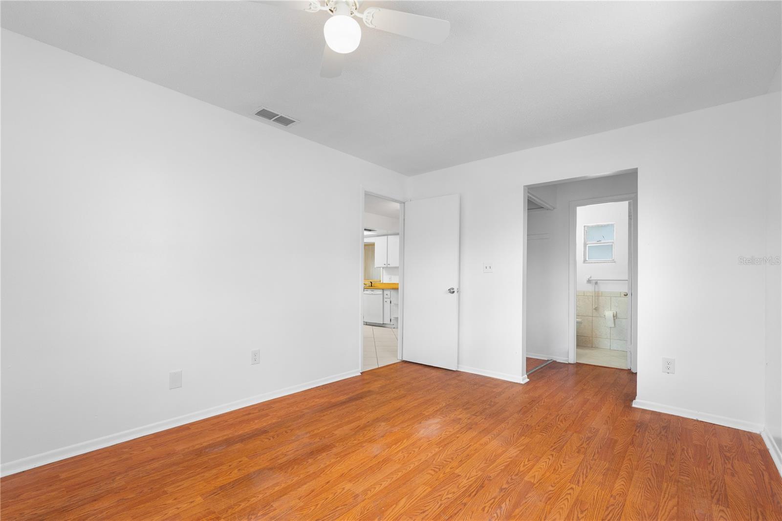 Image 7 of 34 For 2814 20th Avenue Drive W