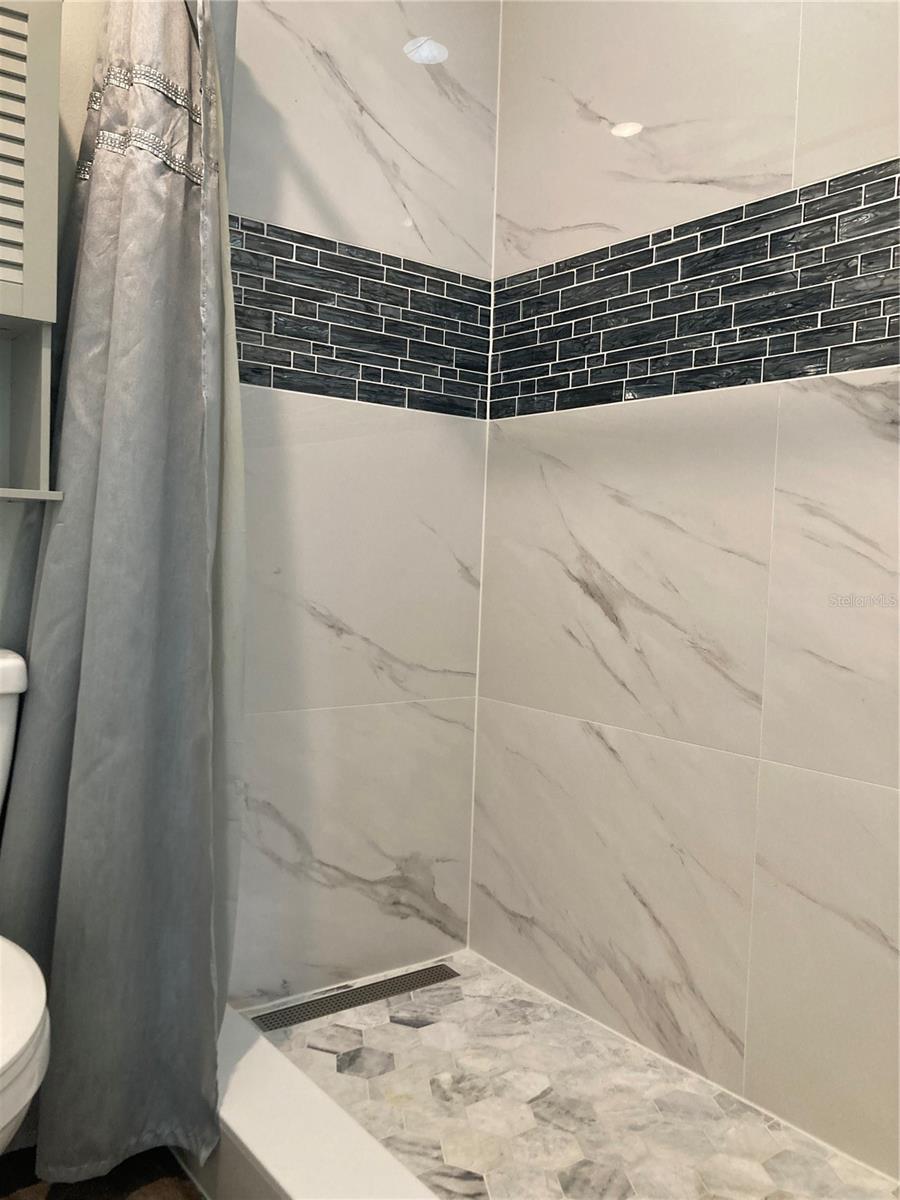 Image 20 of 32 For 619 Spring Lakes Boulevard