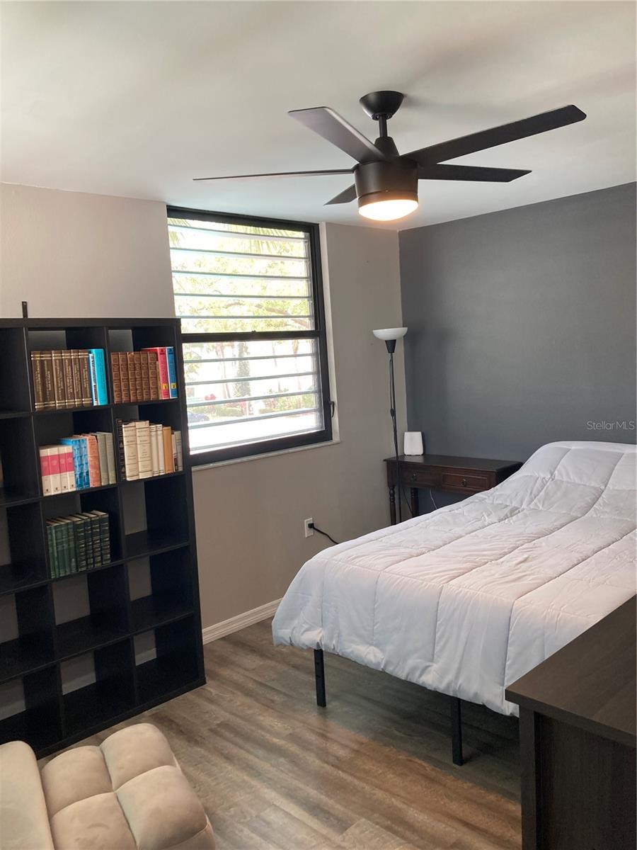 Image 27 of 32 For 619 Spring Lakes Boulevard