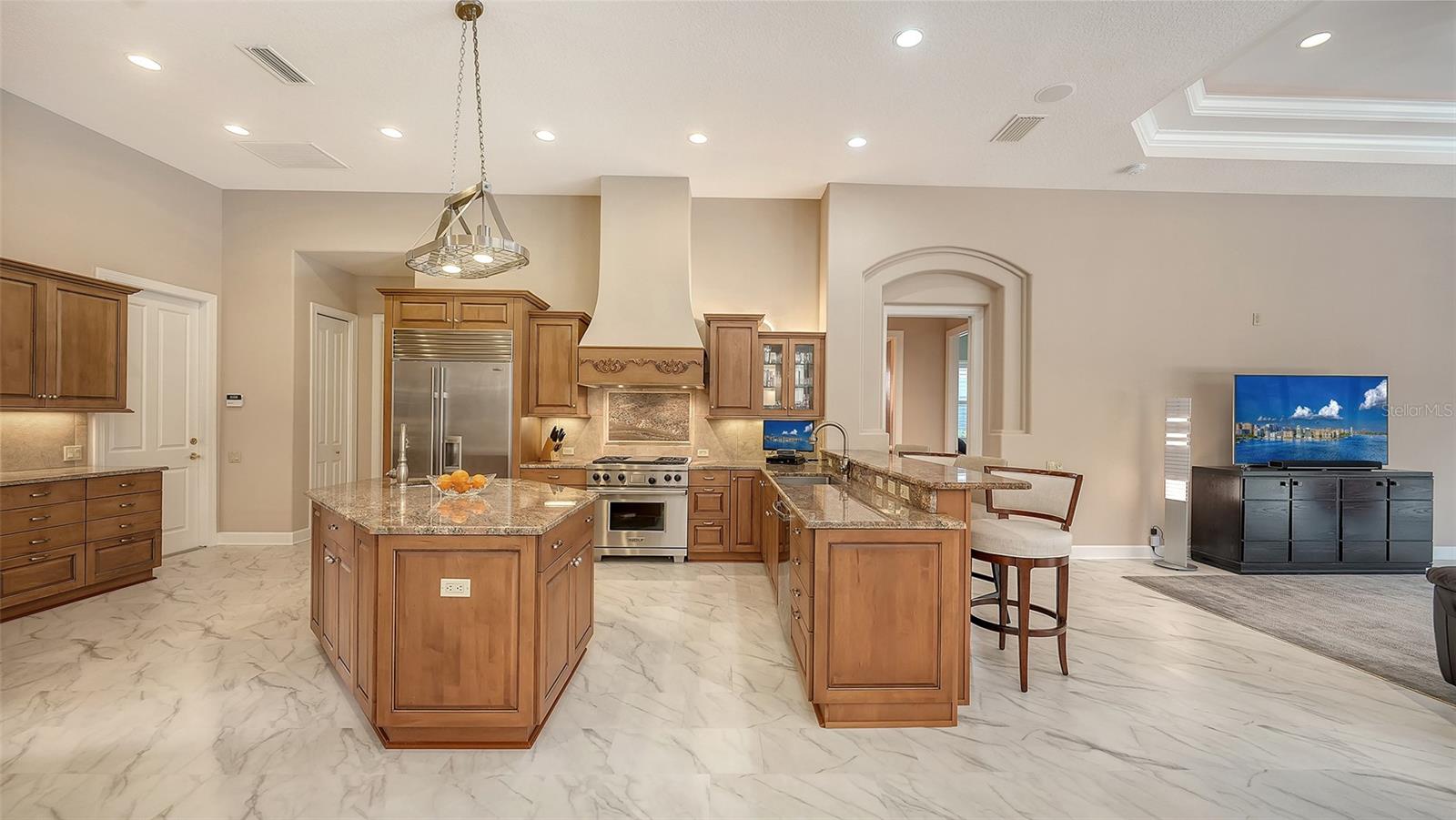 Image 13 of 79 For 6903 Winners Circle