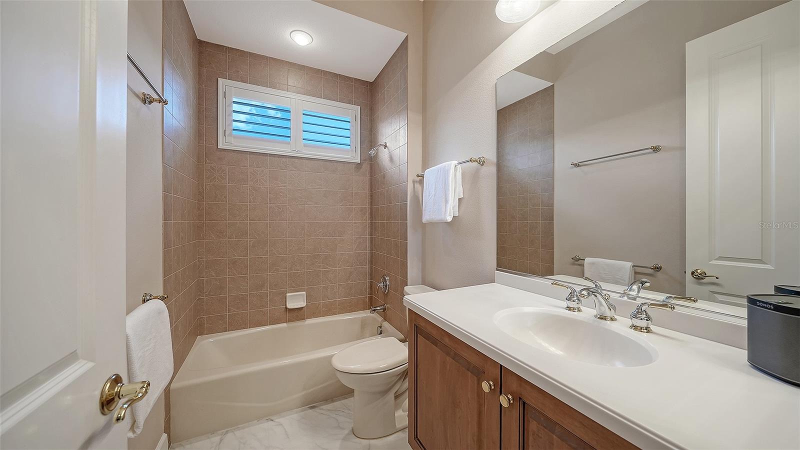 Image 31 of 79 For 6903 Winners Circle