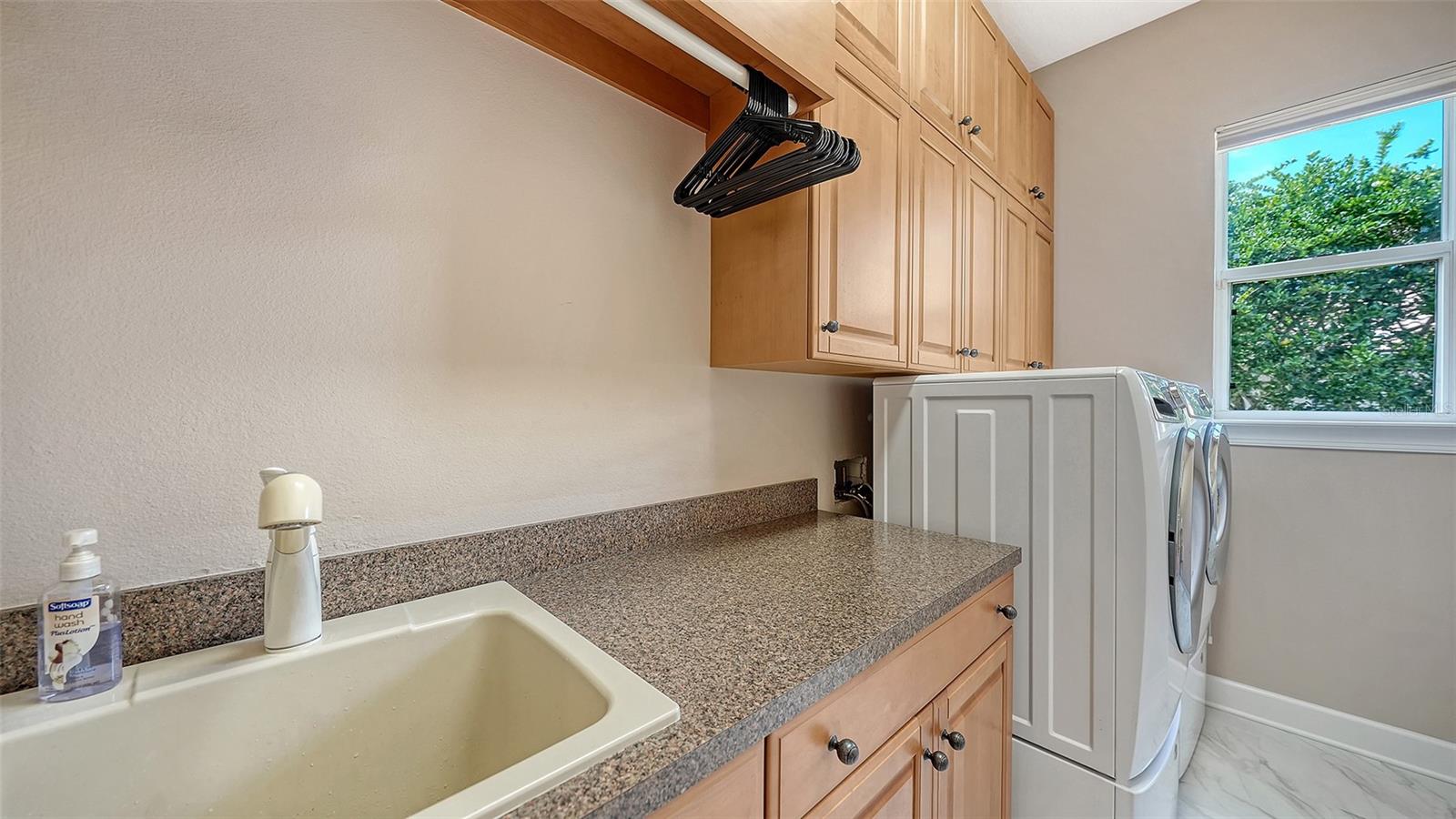 Image 40 of 79 For 6903 Winners Circle