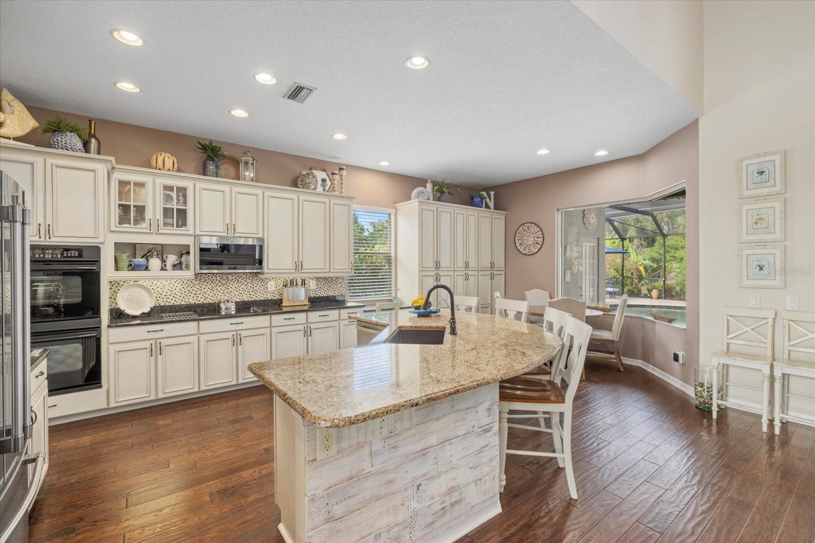 Image 17 of 53 For 6907 47th Court E