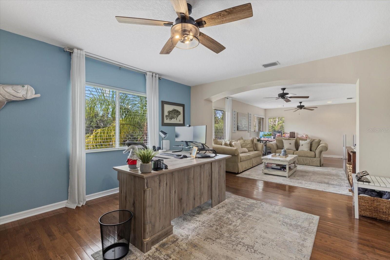 Image 27 of 53 For 6907 47th Court E