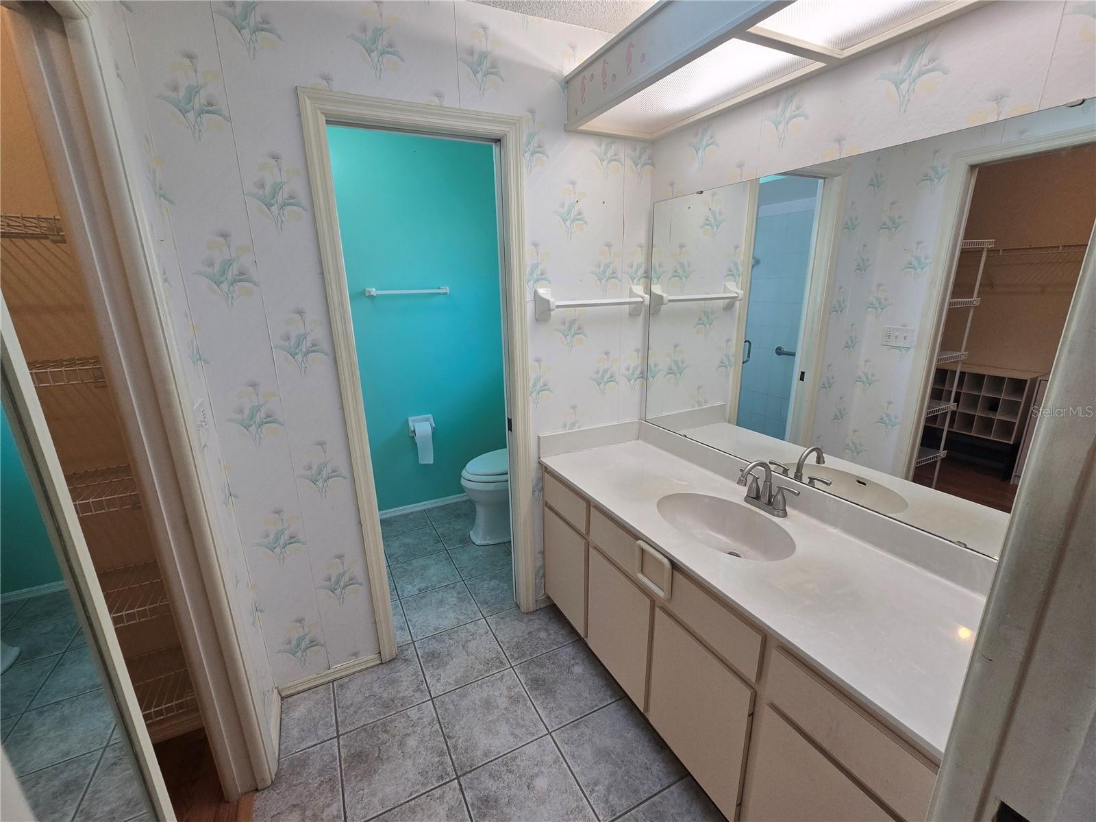 Listing photo id 9 for 2136 Cork Oak Street