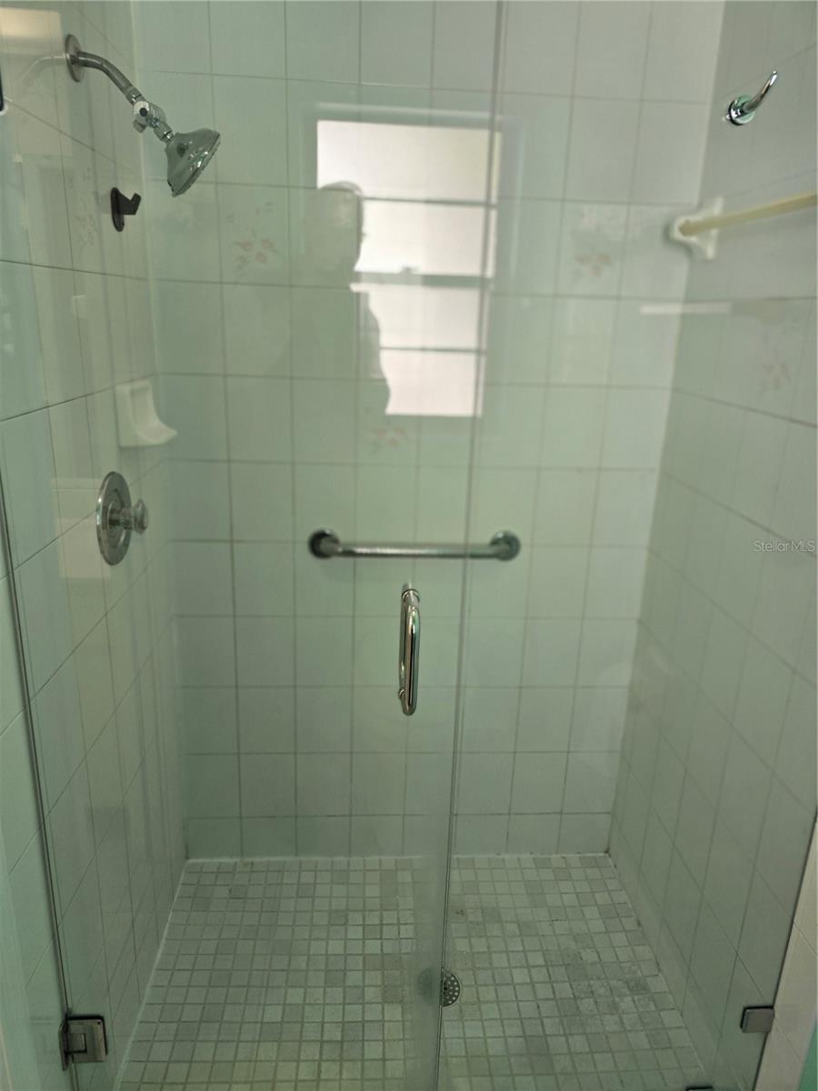 Listing photo id 11 for 2136 Cork Oak Street