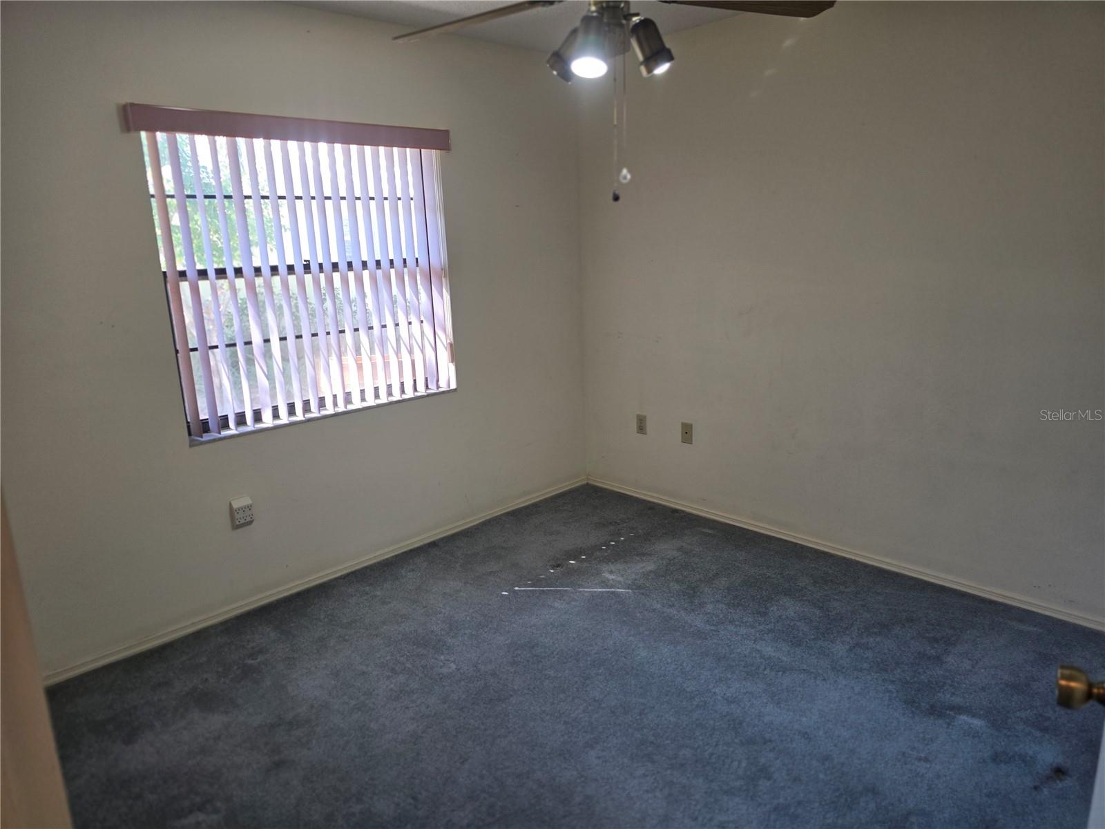 Listing photo id 14 for 2136 Cork Oak Street