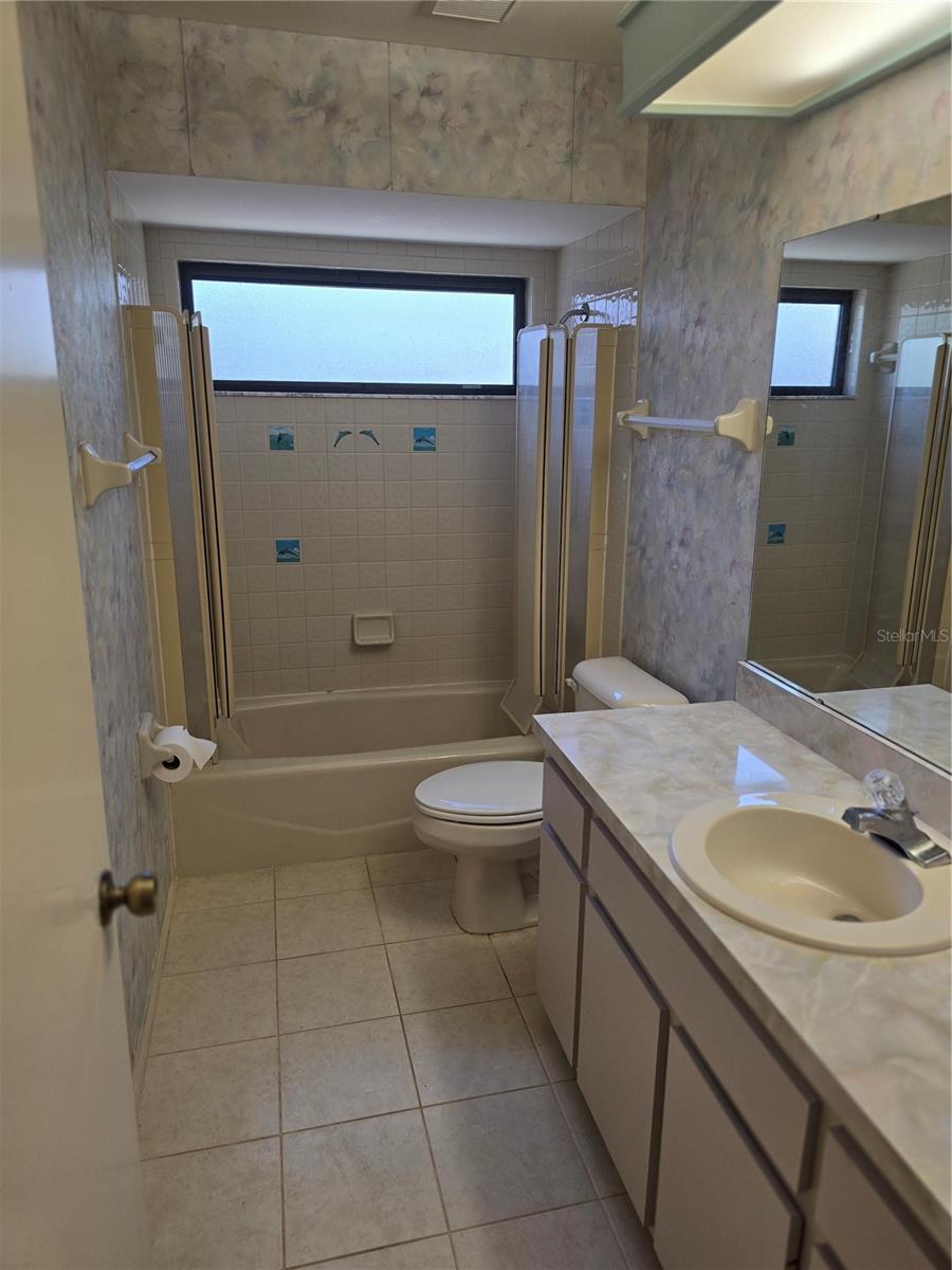 Listing photo id 16 for 2136 Cork Oak Street