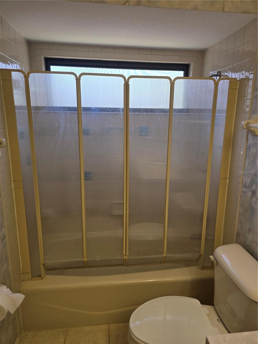 Listing photo id 18 for 2136 Cork Oak Street